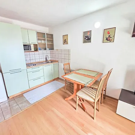 Mit Balkon Und Meerblick By Interhome Διαμέρισμα Novi Vinodolski
